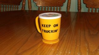 Vintage " Keep On Truckin " Plastic Coffee Mug With Lid