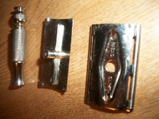 VINTAGE GILLETTE TRAVEL RAZOR WITH LEATHER CASE WITH BRASS ZIPPER MADE IN AUSTRI 3