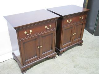 Pair Hickory Chair James River Plantation Chippendale Mahogany Nightstands
