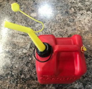 Vintage Red Plastic Chilton P250 Gas Can 2 - 1/2 Gallons Made In Usa