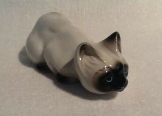 Vintage Enesco Porcelain Ceramic Siamese Cat Blue Eyes Made In Korea (4 " Long)