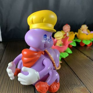 Vintage Berry Busy Bug Train With Strawberry Shortcake Miniatures