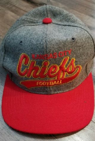 Vintage Kansas City Chiefs Snap Back Starter Hat Grey
