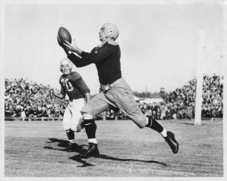 Don Hutson Green Bay Packers Hall Of Fame Legend In Action Classic 8 X10
