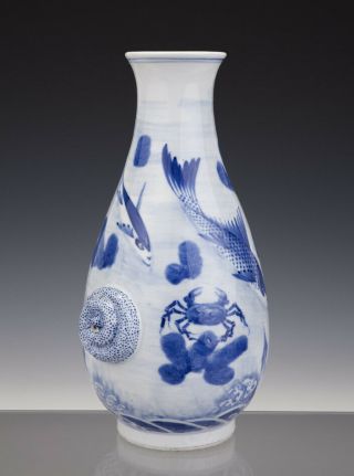 Perfect Chinese Porcelain B/w Vase 19th C.  Crab / Fish / Snail