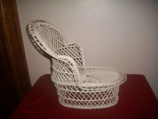 Vintage White Wicker Doll/bear Chaise Lounge/fainting Counch/plants 14 " Tall