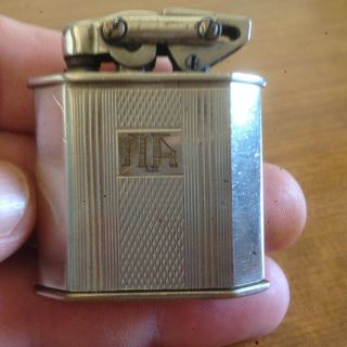 Vintage Kw Pocket Petrol Lighter.  Model 880.  Fully