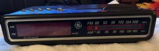 Vintage Ge Digital Alarm Clock Radio Am Fm Woodgrain Model 7 - 4612b Great