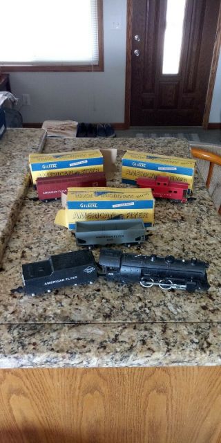 Vintage American Flyer Locomotive And 3 Cars With Boxes