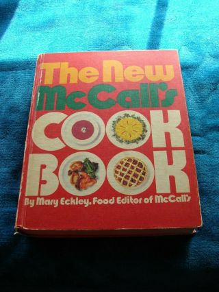 Vintage 1973 Hardcover The Mccalls Cook Book Mary Eckley Red Cover.