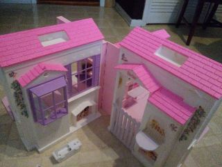 Vintage Barbie Folding Pretty House 16961 Dollhouse Mattel 1996.
