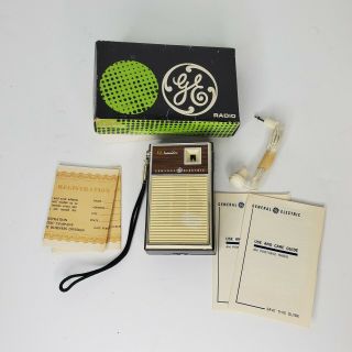 Vintage General Electric Ge Am Transistor Radio P1758 W/ Box,  Earphone