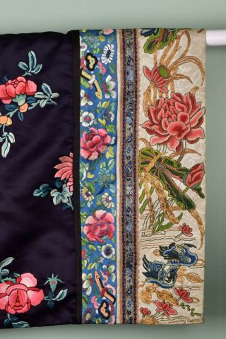 Chinese Qing Dynasty Silk Robe Embroidered with Forbidden Stitch 2