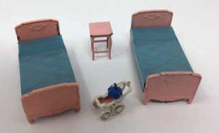Vintage Tootsietoy Miniature Dollhouse Bedroom Furniture Twin Bed Set 1930s