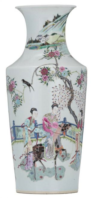 Chinese Porcelain Famille Rose Vase Yongzheng Style - Second Half 20th Century
