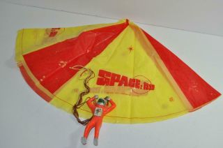 Vntg Space 1999 Azrak Hamway 1976 Atv York Hong Kong Spaceman Parachute Toy
