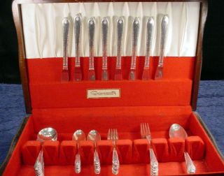 Vintage Wm Rogers & Son Exquisite Silver Plate Service For 8 Flatware Wood Chest