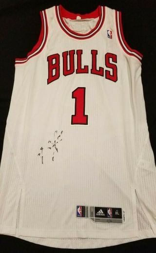 2013 - 14 Derrick Rose Autographed Game Worn White Adidas Bulls Jersey Cbu01163