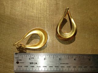 Vintage ROBERT LEE MORRIS RLM Stamp Gold Plated Hoop Clip Earrings 2