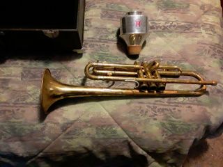 Vintage Brass Trumpet With Holton Case And Wow Wow Trumpet Mute