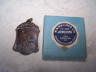 Vintage Bronze Running Medal In P.  E.  I.  Jewelers Box From W.  W.  Wellner Ltd.