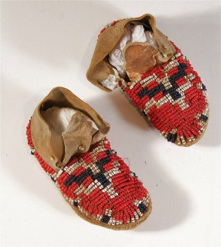 1920s Pair Native American Sioux Indian Bead Decorated Hide Moccasins Childs