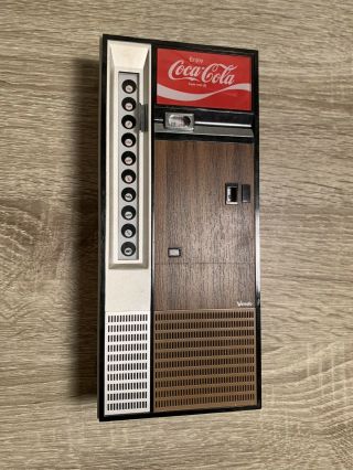 Very Rare Vintage Coca - Cola " Vending Machine " Radio.