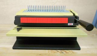 Gbc 450 - Km - 2 Heavy Duty Plastic Comb Binder Binding Machine Vintage