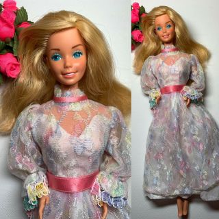Mattel Vintage Superstar Era Barbie Fashion Doll