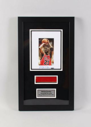 Michael Jordan Signed Photo Display W/ Game - Floor Bulls – Uda & Jsa