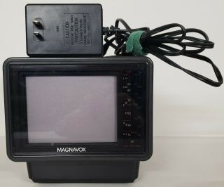 Vintage Magnavox 5” Color Tv Retro Am/fm Radio Carrying Handle Cj3922 Ch03