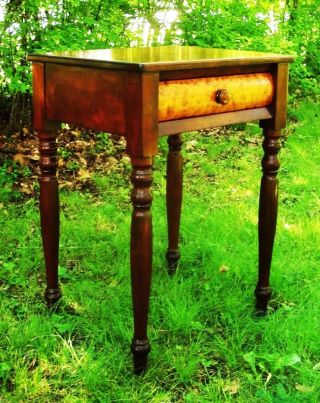 Cherry & Birdseye Sheraton Federal Furniture Antique Nightstand Side Table 1795