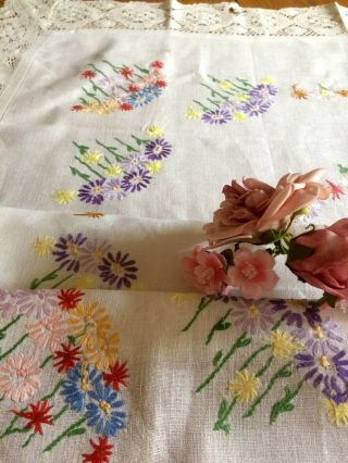 Vintage Hand Embroidered Tablecloth Bright Pretty Florals Embroidery Lace Edge