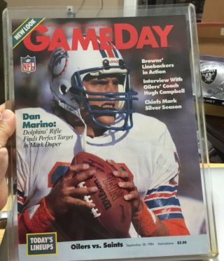 1984 Nfl Gameday Program Oilers Vs Saints 09/30/84 Dan Marino Dolphins Cover