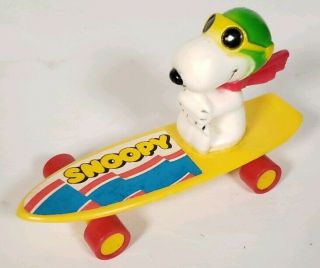 Vintage 1966 Peanuts Snoopy Flying Ace Skateboard Racer Toy