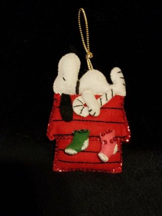 Vintage United Feature Snoopy On Top Of House Felt&beaded Christmas Ornament