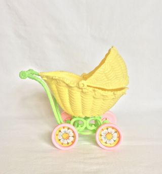 Vintage 1984 Strawberry Shortcake Berry Baby Buggy Yellow American Greetings 3