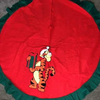 Disney Winnie The Pooh " Tigger " Christmas Tree Skirt Vtg