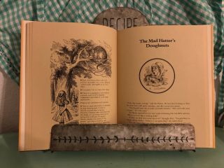 Vintage The Alice In Wonderland Cookbook 1976 1st Edition 1970 ' s Recipes 3