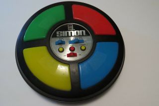 Vtg Simon Electronic Game Milton Bradley Made In The U.  S.  A.