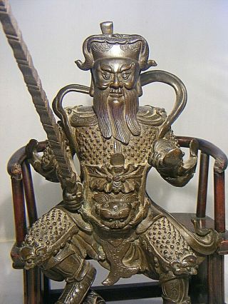 ANTIQUE CHINESE BRONZE FIGURE GUAN GONG WARRIOR WITH WOODEN SEAT 16TH CENT 2
