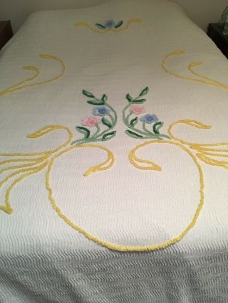 Vintage Queen Sized Chenille Bedspread 92 By 102 Inches
