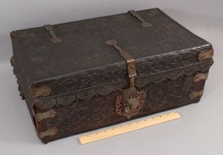 Antique 18thc Hand Tooled Spanish Colonial Leather Petaca Document Box Chest