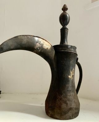A Large 45 Cm Islamic Antique Brass Hand Made Saudi Or Omani Coffee Pot Dallah