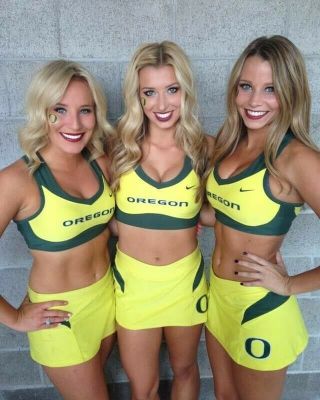 Oregon College Cheerleaders Glossy 8x10 Photo Print 05930041019