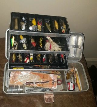Vintage Umco 173a Tackle Box Full Of Old Fishing Lures Wood & Plastic Cond