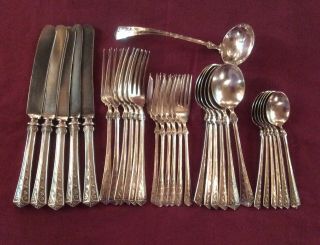 “gaylord” Silver Plate Flatware,  National Silver Co. ,  Circa: 1920,  30 Piece Set