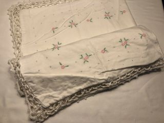 Vintage White Cotton With Flowers And Crochet Trim Pillow Sham Set 19” X 26”
