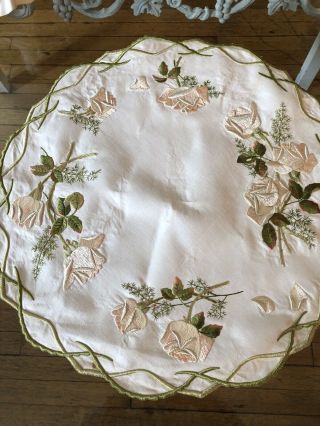 Antique Linens - Lovely “royal Society” Linen Cloth W/roses