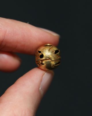 Antique Japanese Carved 18ct Gold Ojime Bead Signed Masayoshi,  19th Cent.  Meiji.